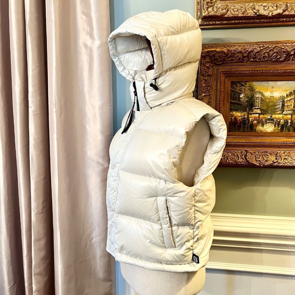 Aritzia Super Puff Cream Puffer Vest - Picture 3 of 12